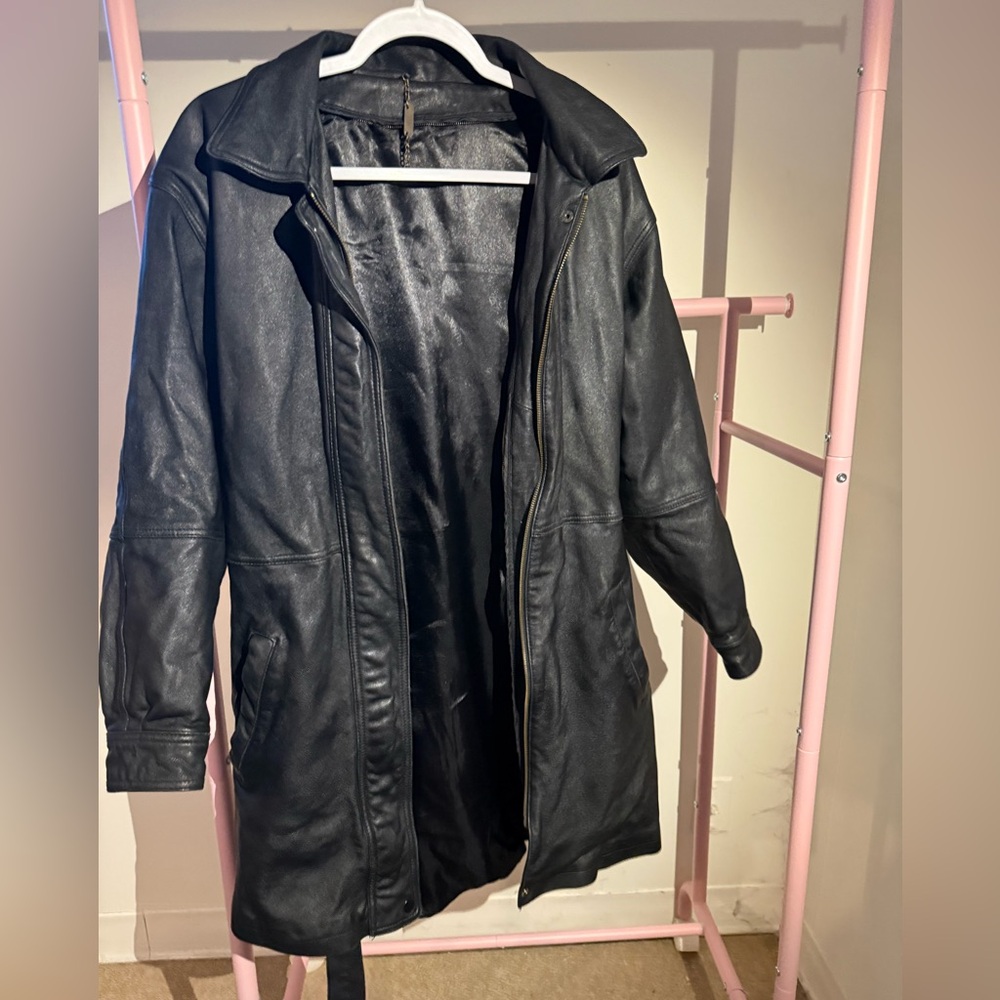 Elegant Black Leather Jacket